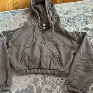 Alo grey crop sweatshirt